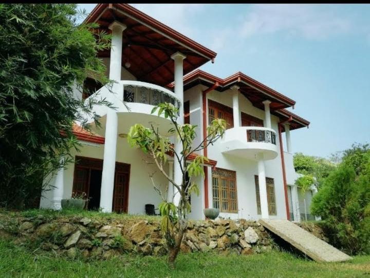 Blue Point Rest Hotel Tangalle Eksteriør billede