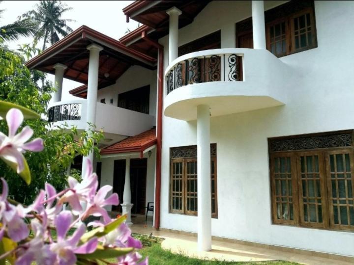 Blue Point Rest Hotel Tangalle Eksteriør billede
