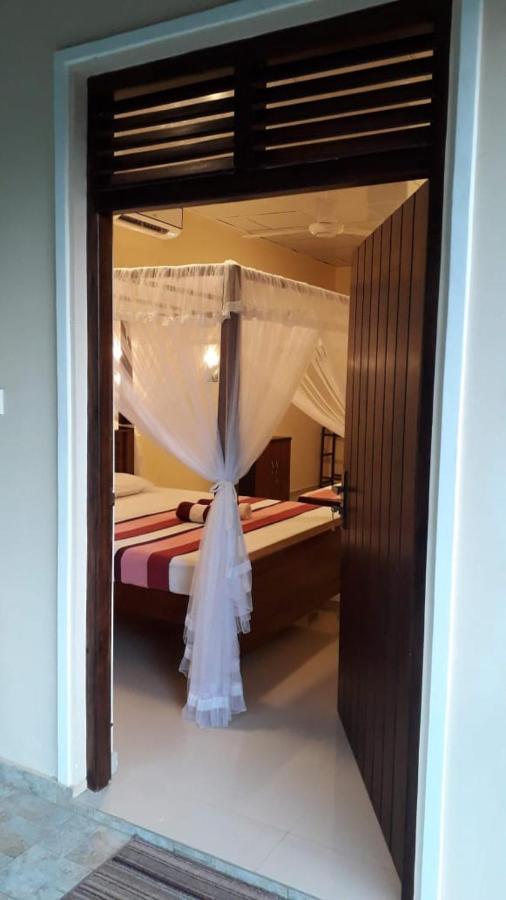 Blue Point Rest Hotel Tangalle Eksteriør billede